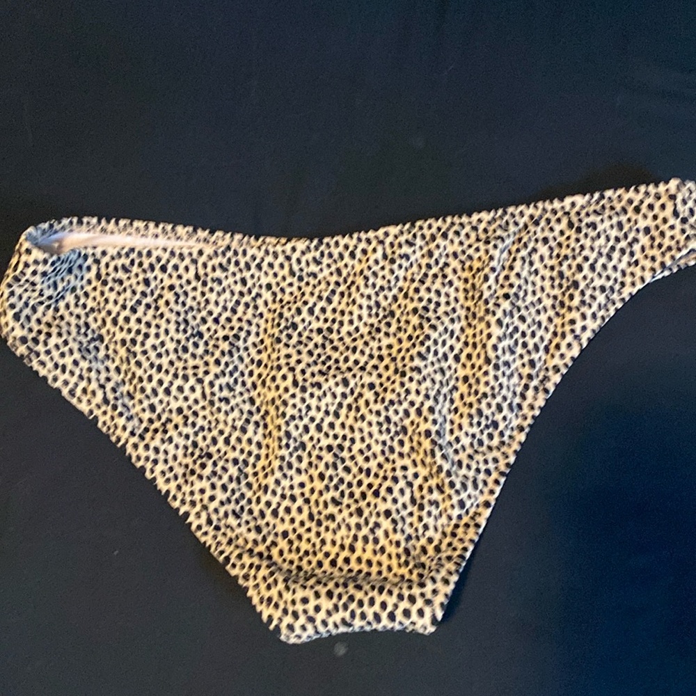 Like New cheetah print bottom